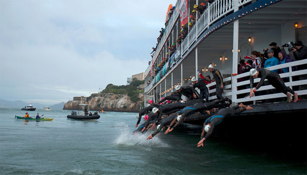 2013EscapefromAlcatrazSwimStart