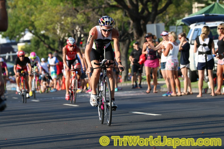プロ女子バイク写真２