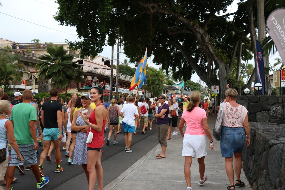 この行列は、エキスポの会場まで続きます