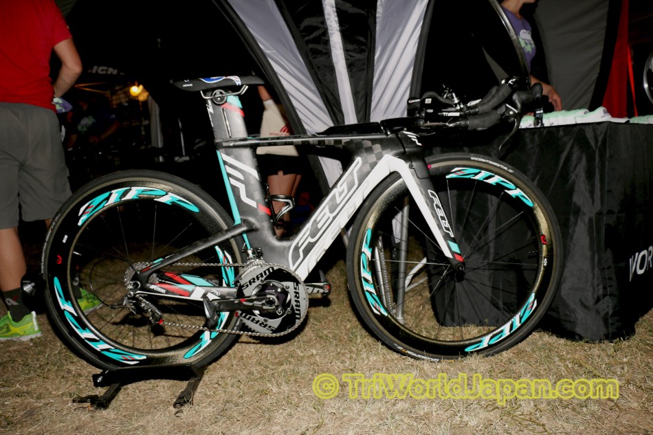 ディフェンディング王者のオーストラリア代表Mirnda CarfrareのカスタムペイントFelt IAチャンピオンバイク