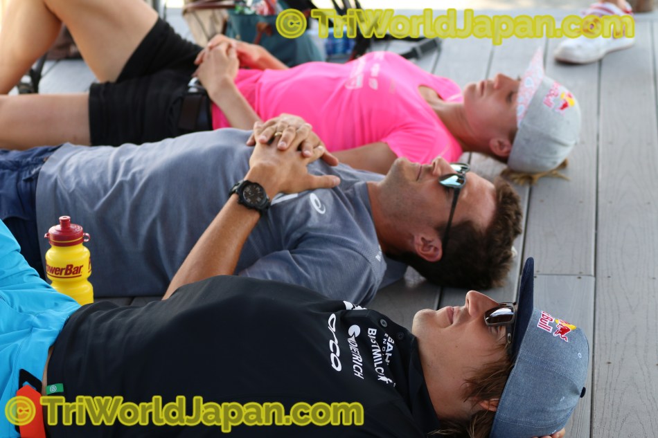 3championssleepingonground